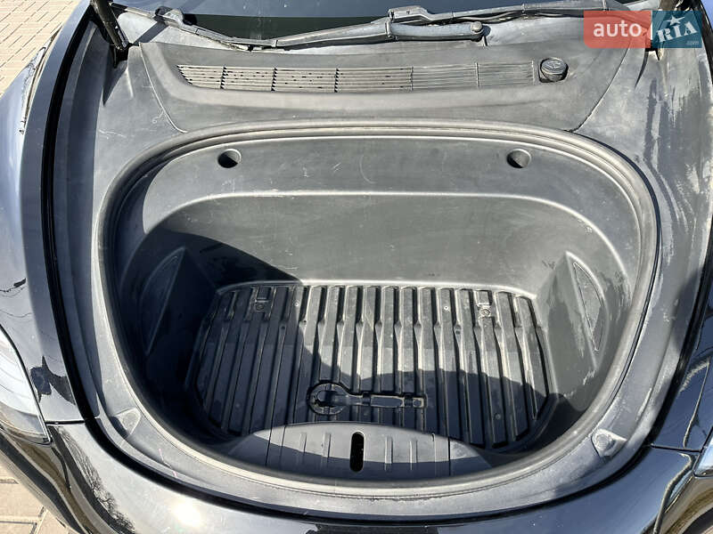 Седан Tesla Model 3 2018 в Днепре