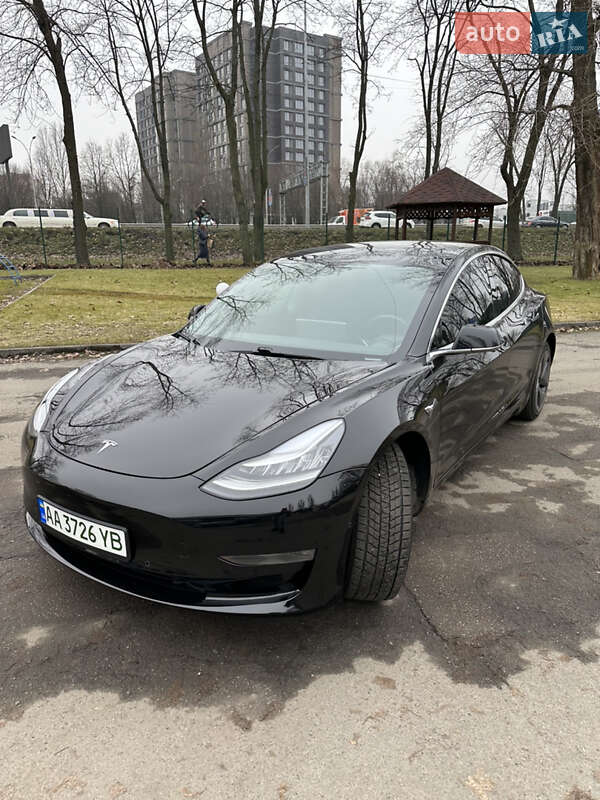 Седан Tesla Model 3 2019 в Киеве