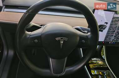 Седан Tesla Model 3 2018 в Первомайську