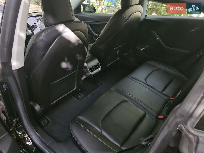 Седан Tesla Model 3 2018 в Первомайске