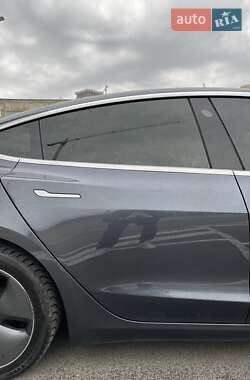 Седан Tesla Model 3 2018 в Киеве