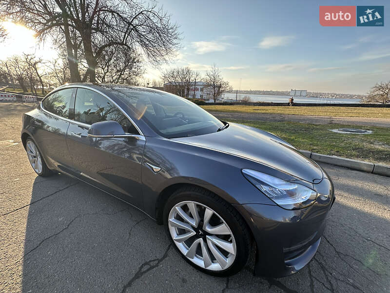 Седан Tesla Model 3 2020 в Николаеве