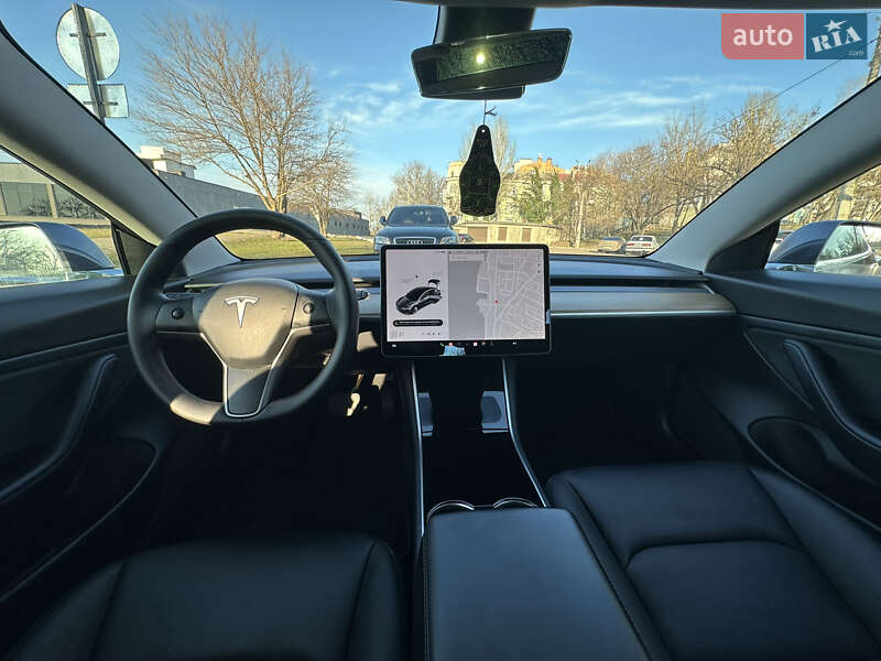Седан Tesla Model 3 2020 в Николаеве