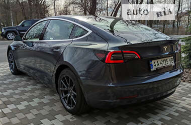 Седан Tesla Model 3 2019 в Киеве