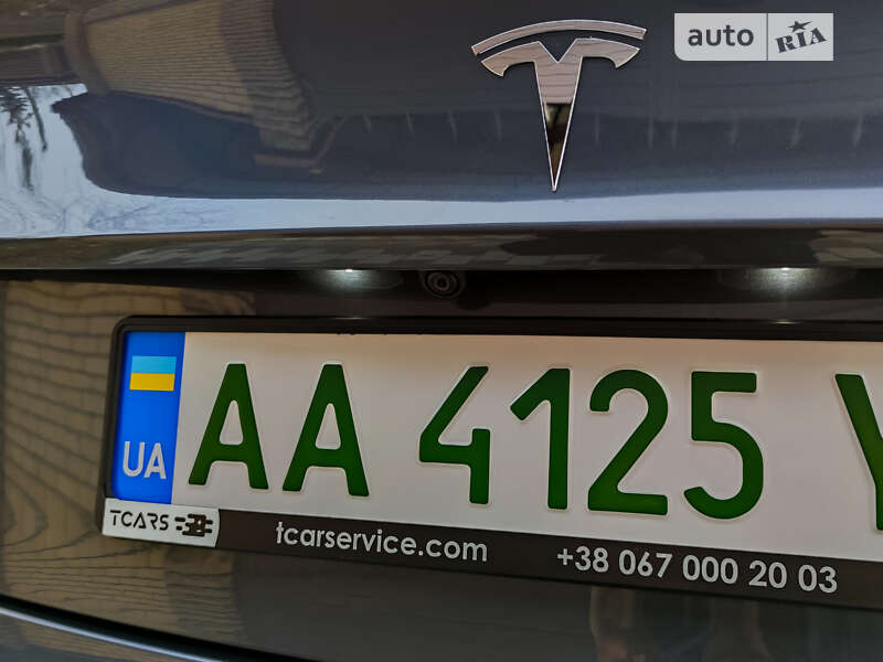 Седан Tesla Model 3 2019 в Киеве