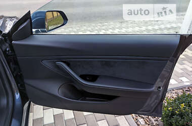 Седан Tesla Model 3 2019 в Киеве