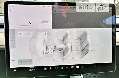 Седан Tesla Model 3 2019 в Киеве