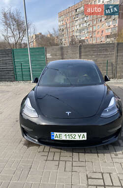 Седан Tesla Model 3 2021 в 