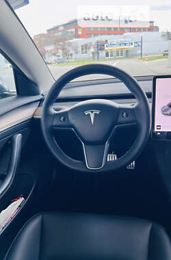 Седан Tesla Model 3 2022 в 