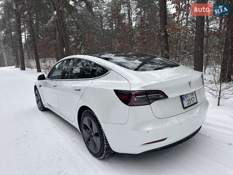 Седан Tesla Model 3 2018 в Львові