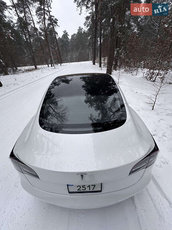 Седан Tesla Model 3 2018 в Львові