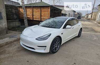 Седан Tesla Model 3 2020 в 