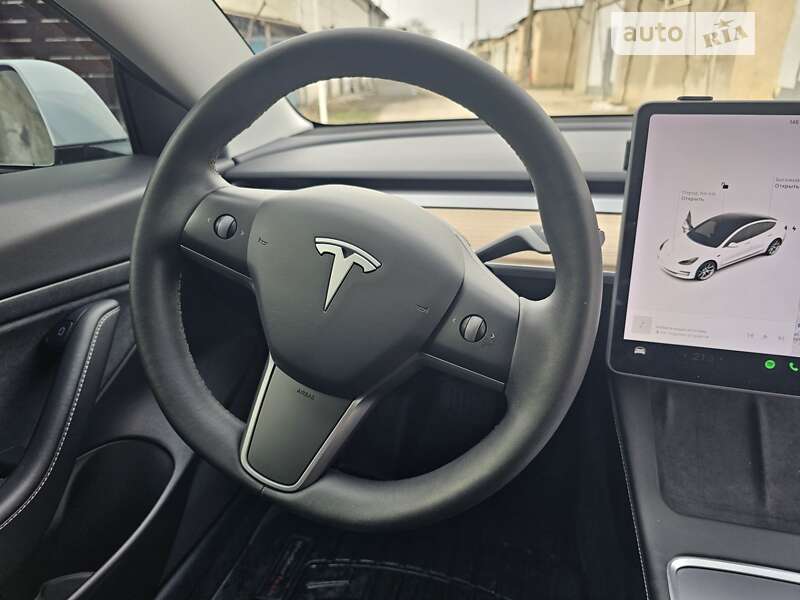 Седан Tesla Model 3 2020 в Одесі