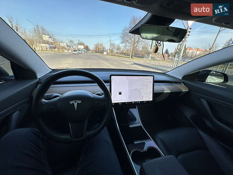 Седан Tesla Model 3 2019 в Луцьку