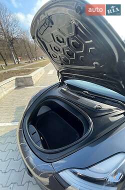 Седан Tesla Model 3 2018 в 