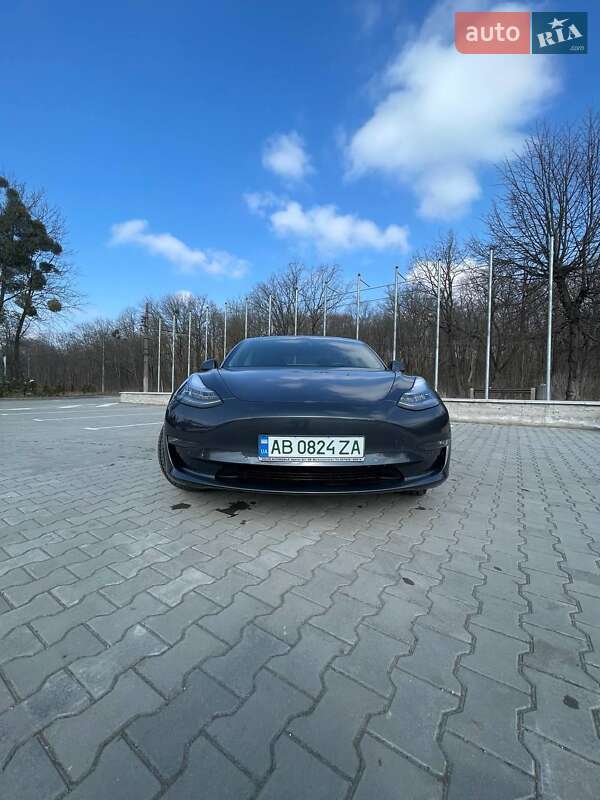 Седан Tesla Model 3 2018 в Вінниці