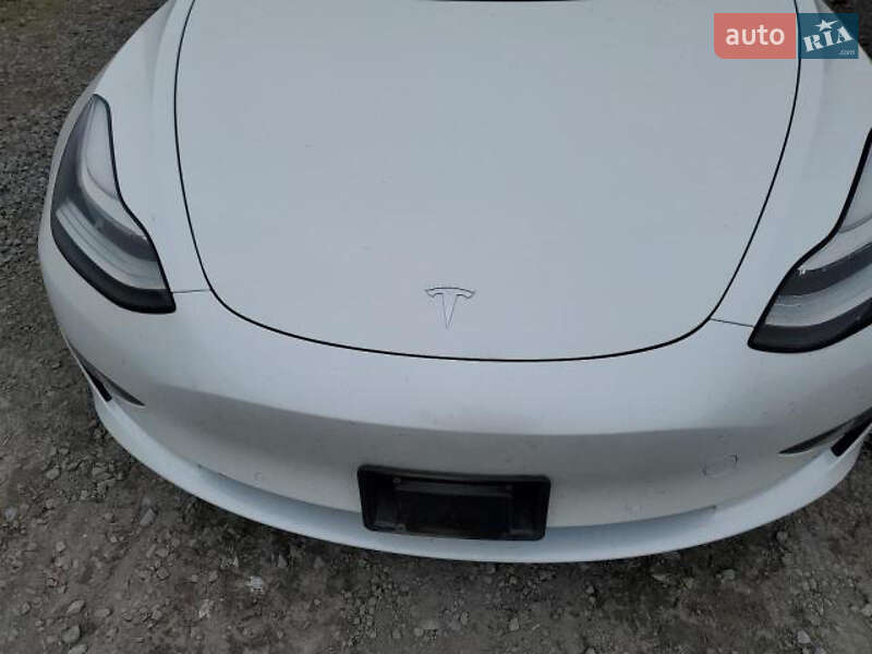 Седан Tesla Model 3 2019 в Одесі