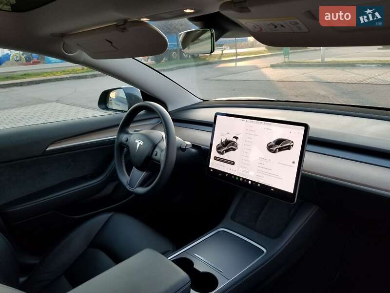 Седан Tesla Model 3 2021 в Тячеві