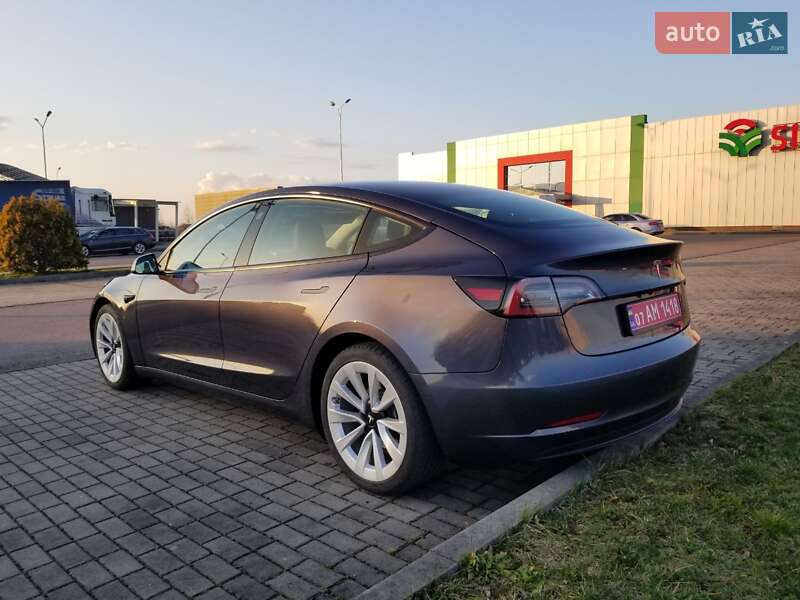 Седан Tesla Model 3 2021 в Тячеві