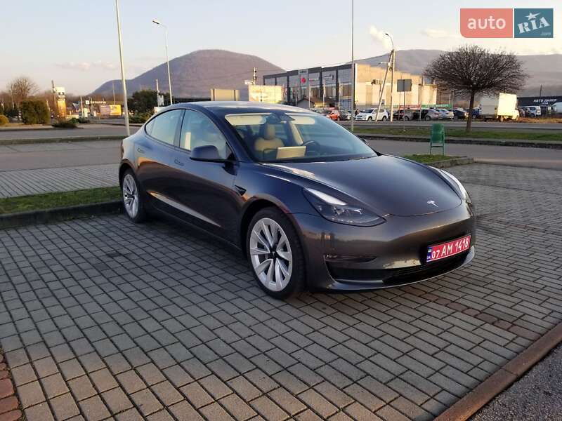 Седан Tesla Model 3 2021 в Тячеві
