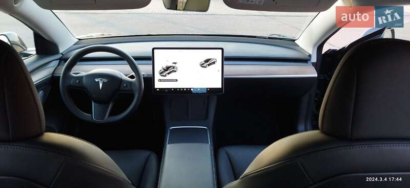 Седан Tesla Model 3 2021 в Тячеві