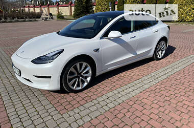 Седан Tesla Model 3 2019 в Львове