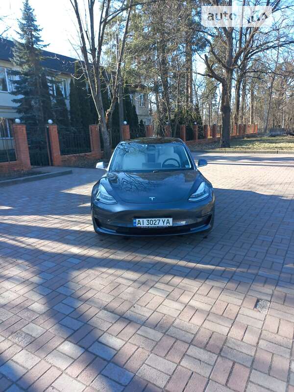 Tesla Model 3 2020