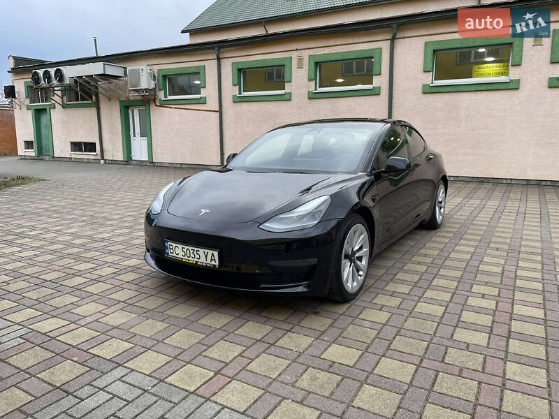 Седан Tesla Model 3 2022 в Стрые