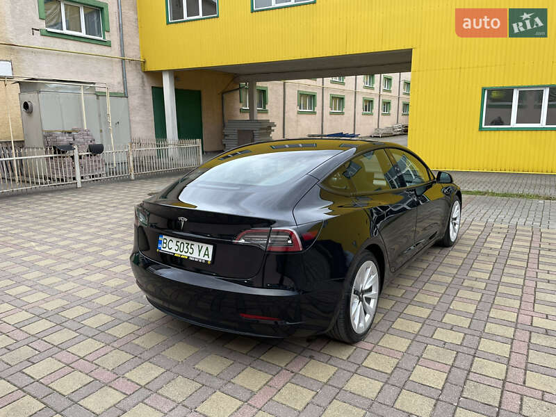 Седан Tesla Model 3 2022 в Стрые