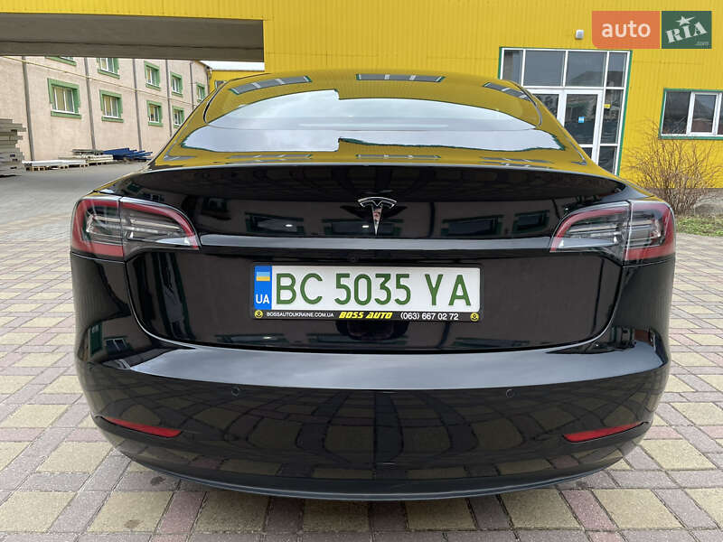Седан Tesla Model 3 2022 в Стрые