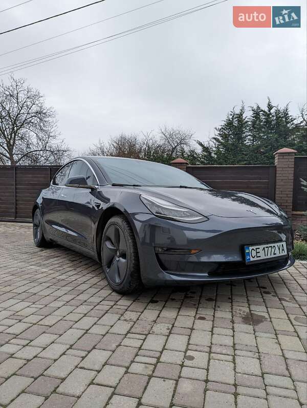 Седан Tesla Model 3 2019 в Черновцах