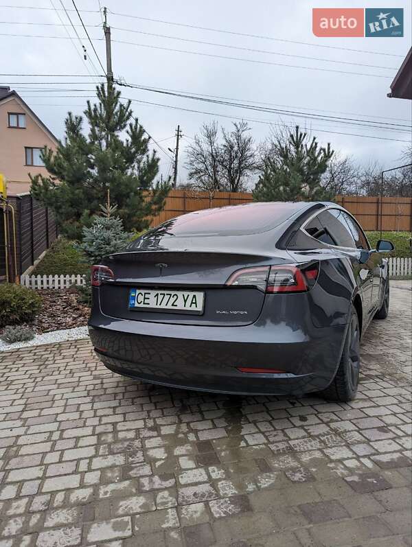 Седан Tesla Model 3 2019 в Черновцах