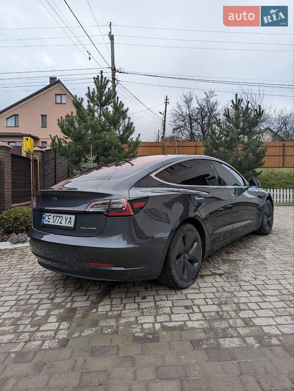 Седан Tesla Model 3 2019 в Черновцах