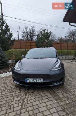 Седан Tesla Model 3 2019 в Черновцах