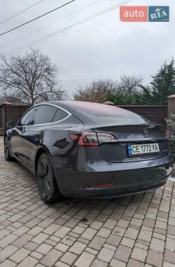 Седан Tesla Model 3 2019 в Черновцах