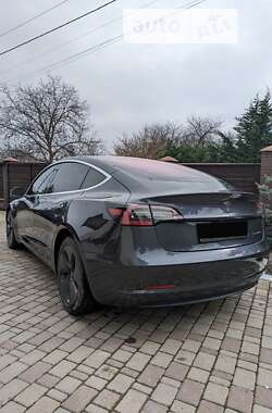 Седан Tesla Model 3 2019 в Черновцах