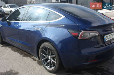 Седан Tesla Model 3 2020 в Львове