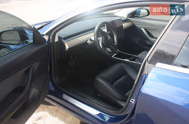 Седан Tesla Model 3 2020 в Львове