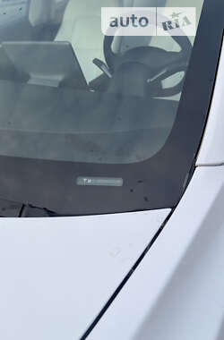 Седан Tesla Model 3 2022 в Дніпрі