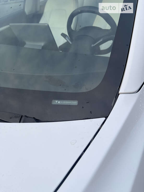 Седан Tesla Model 3 2022 в Днепре