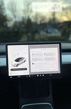 Седан Tesla Model 3 2022 в Дніпрі