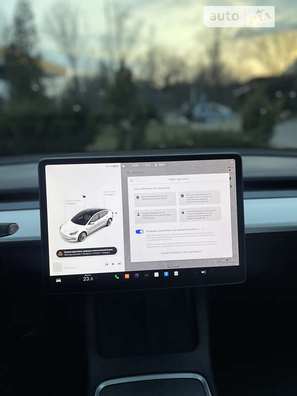 Седан Tesla Model 3 2022 в Днепре