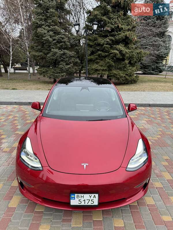 Седан Tesla Model 3 2022 в Одесі