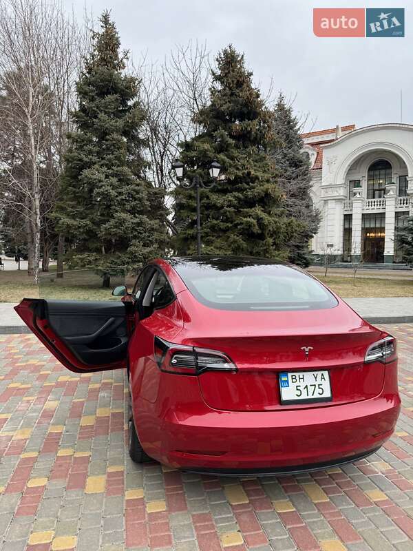 Седан Tesla Model 3 2022 в Одесі