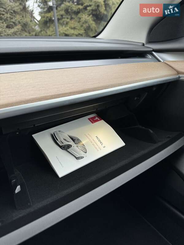 Седан Tesla Model 3 2022 в Одесі
