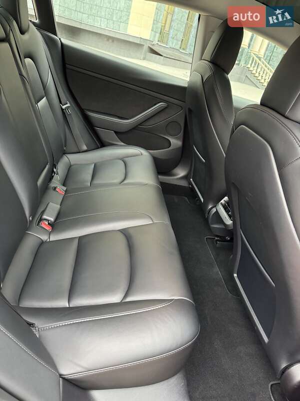 Седан Tesla Model 3 2022 в Одесі