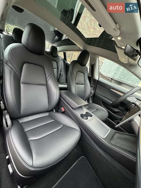 Седан Tesla Model 3 2022 в Одесі