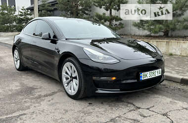 Седан Tesla Model 3 2021 в Киеве