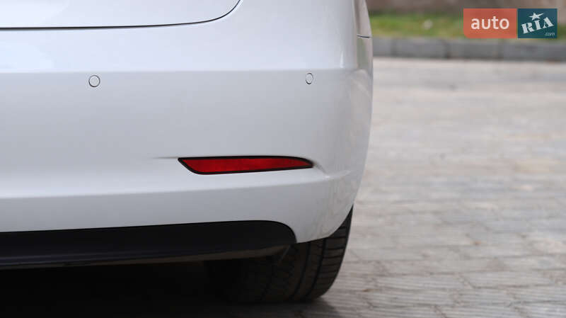 Седан Tesla Model 3 2019 в Тернополі