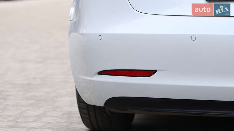 Седан Tesla Model 3 2019 в Тернополі